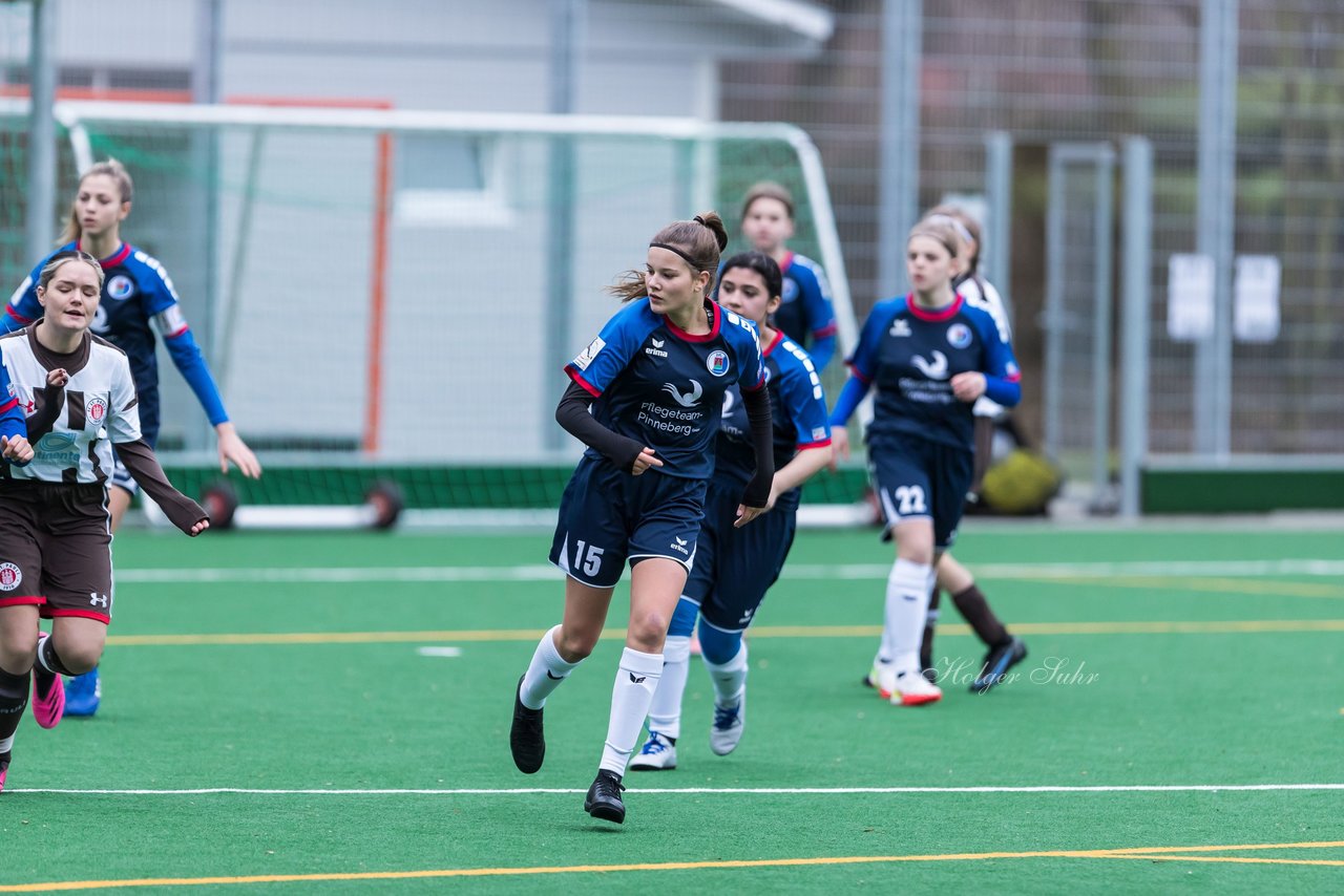 Bild 240 - wBJ VfL Pinneberg - St. Pauli : Ergebnis: 7:0 (Abbruch)